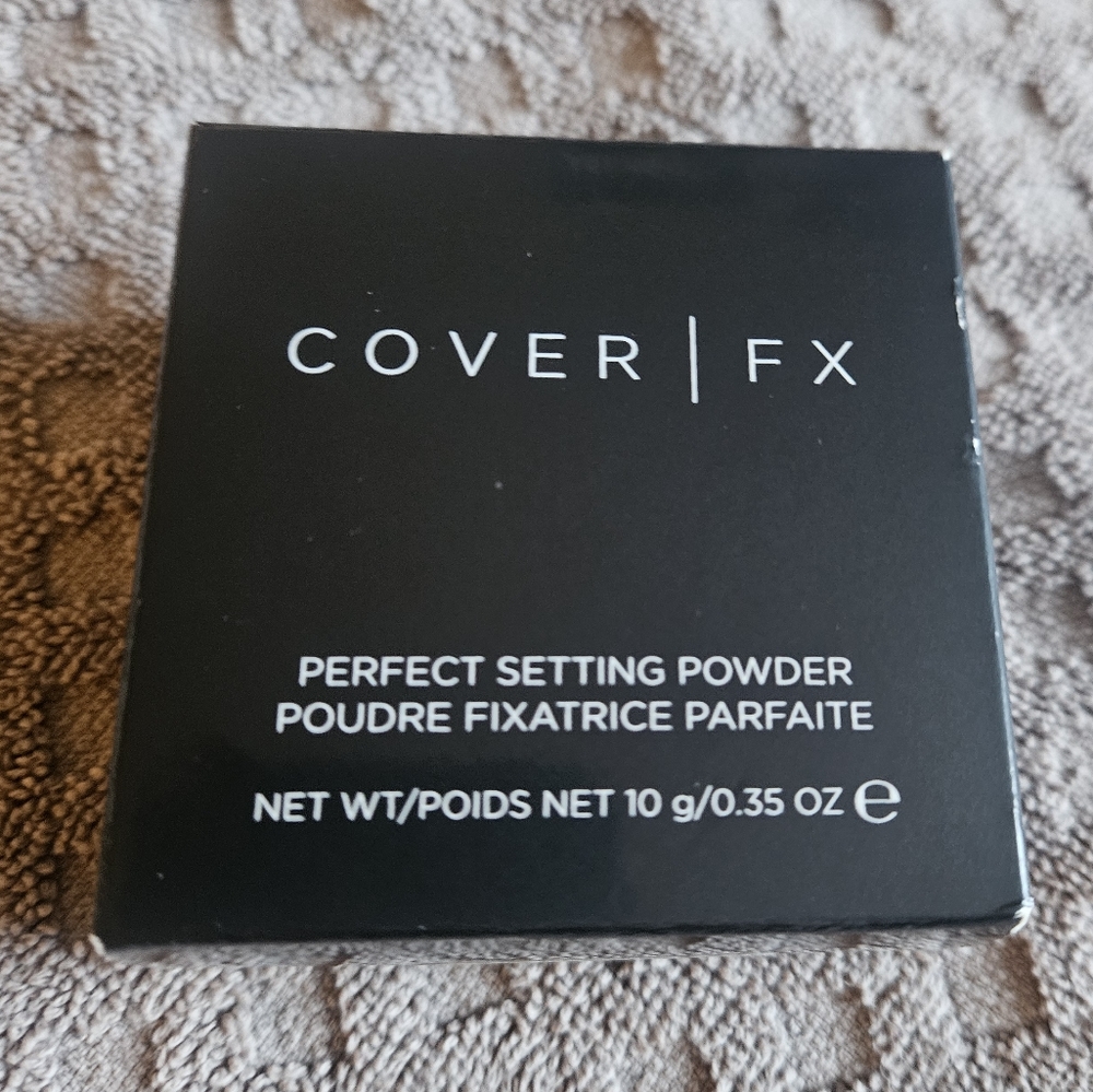 CoverFX Translucent Makeup Setting Powder - Picture 3 of 4